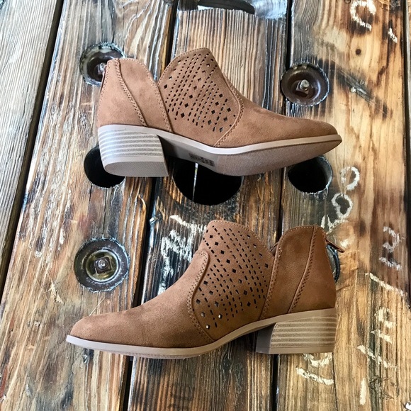 Last one  Brown Laser Cut Zip up Bootie - Picture 5 of 6